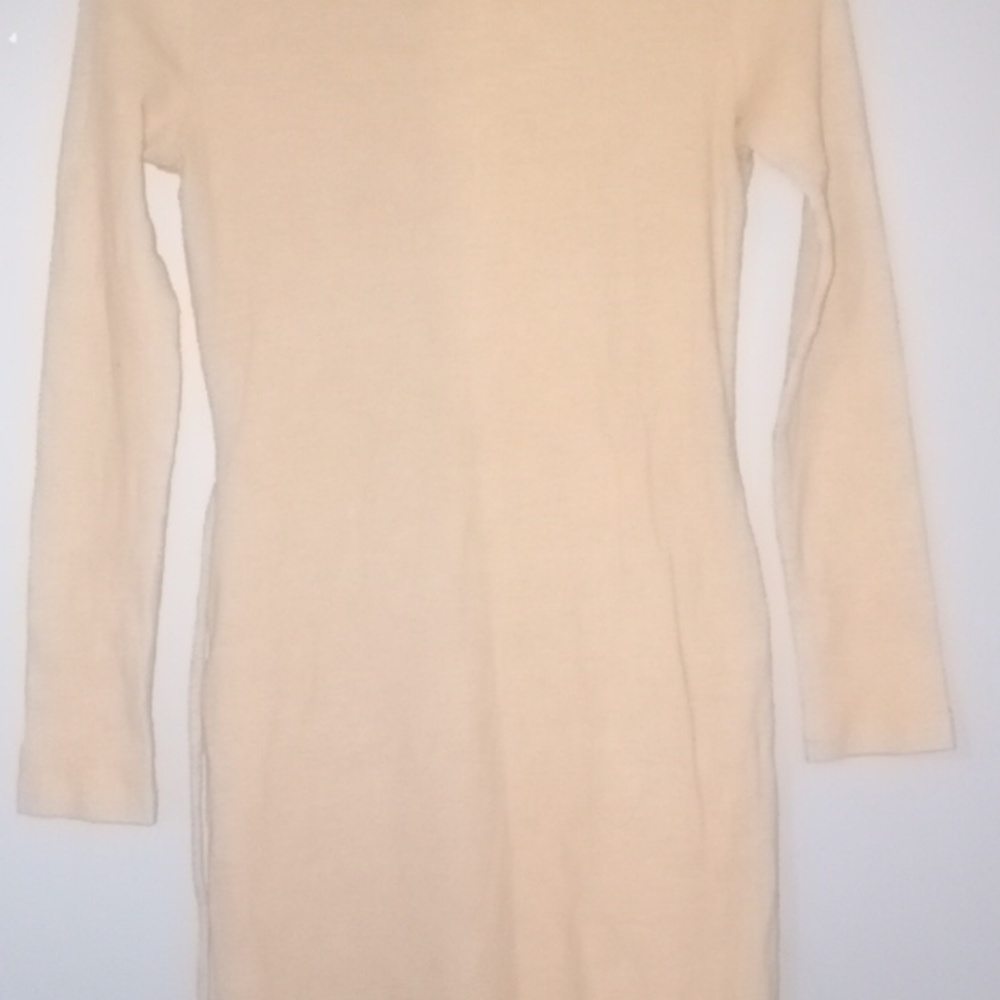 Long-sleeved dress